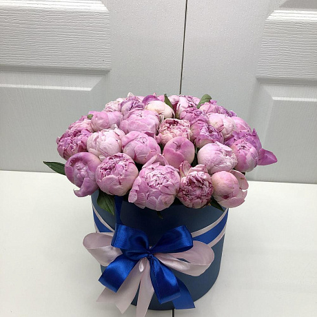 25 розовых пионов в шляпной коробке - Фото 1