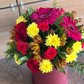 Цветы в коробке "Румяная заря"