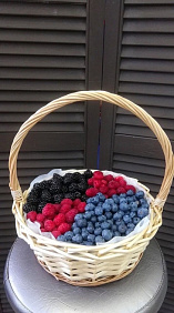 Корзина Ягодный микс 