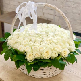 Корзина из 101 белой розы №160