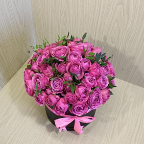 Букет цветов "Королева кустовых роз"