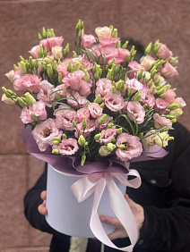 Композиция цветов в коробке 003