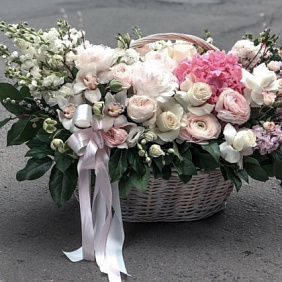 Большая корзина цветов "Сокровенная мечта"