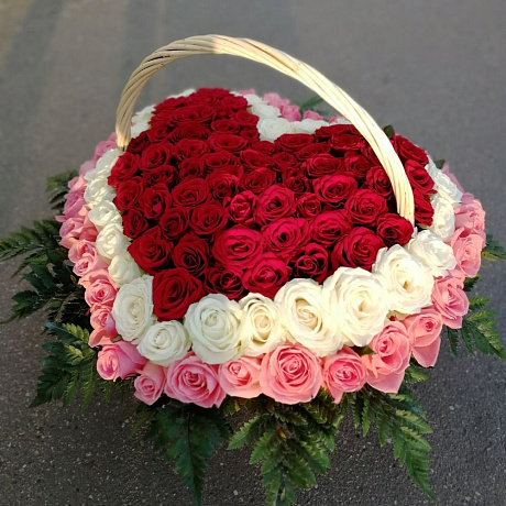 Букет из 101 розы в корзине - Фото 1