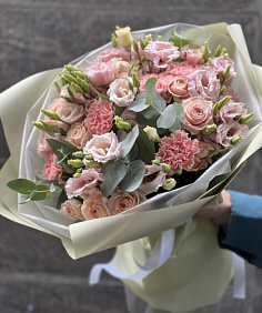 Сборный букет с розой и гвоздикой