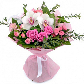 Букет из роз, орхидей и зелени