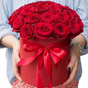 Коробка с цветами «С любовью!»