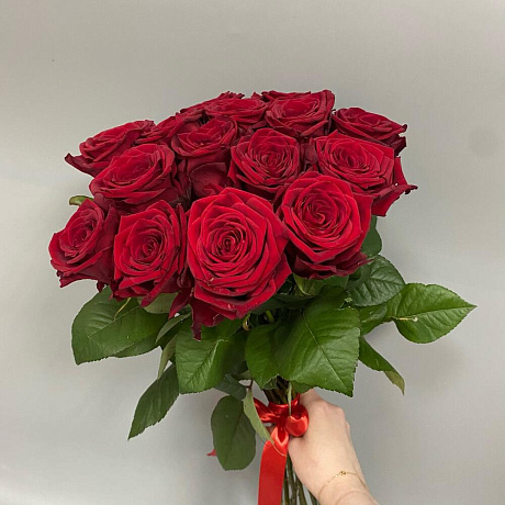 15 алых роз под ленту - Фото 1