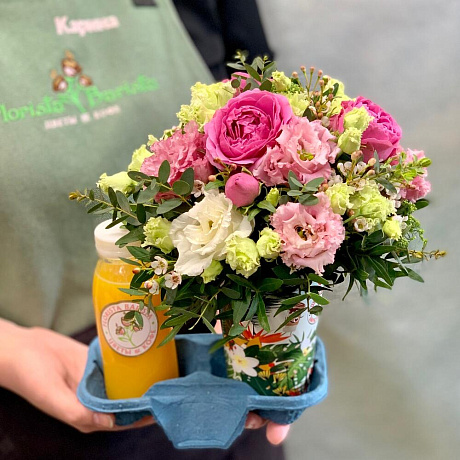 Утренний букет цветов со свежевыжатым апельсиновым соком - Фото 1