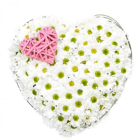 Сердце малое из белых хризантем - Фото 1