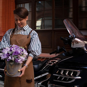 Коробка с цветами "Сиреневое облако"