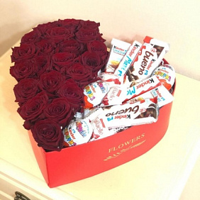 Красные розы с шоколадом