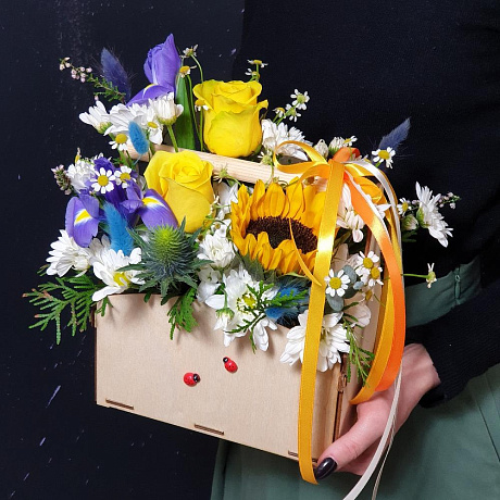 Ящик с подсолнухом божьими коровками - Фото 1