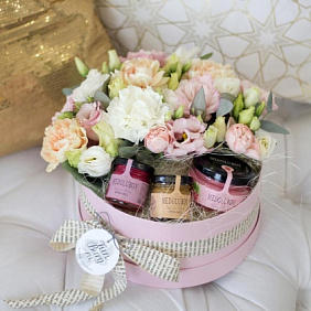 Композиция из цветов "Вальс цветов"