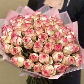 Букет роз "Джумилия 51"