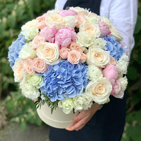 Цветы в коробке Luxury Flowers Бесконечная любовь №2 - Фото 1