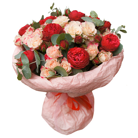 Букет из красных пионовидных и кустовых роз Волшебство - Фото 1