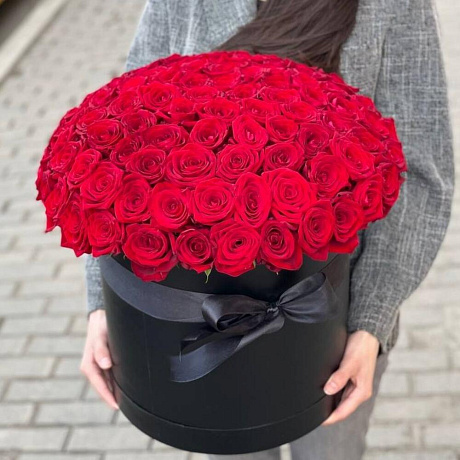 101 красных роз в шляпной коробке - Фото 1