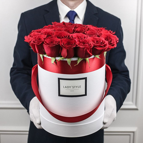 Эквадорские розы в шляпной коробке L №161 - Фото 1