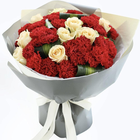 Красивый букет из гвоздики Красная гвоздичка - Фото 1