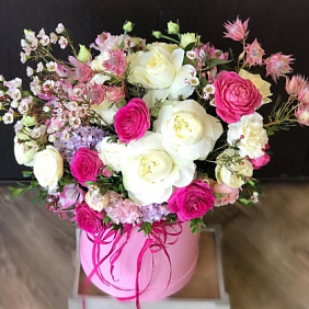 Розовые розы в коробке №161