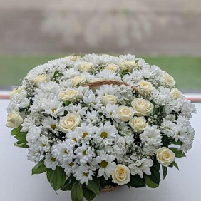 Корзина с цветами №572
