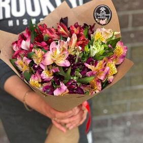 Букет цветов "Астральная альстромерия"