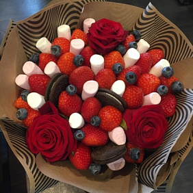 Клубничный букет «Айвазовский»