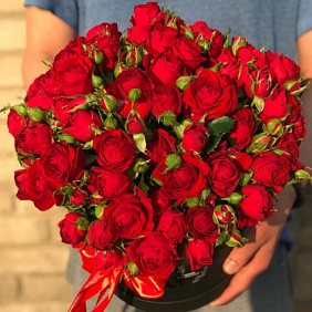 Букет цветов "Огонь в строгой классике"