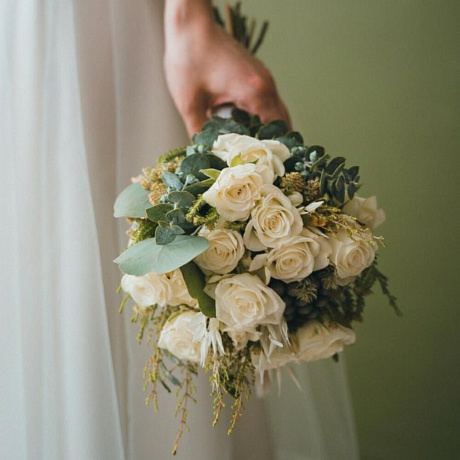 Свадебный букет из кустовых роз - Фото 1