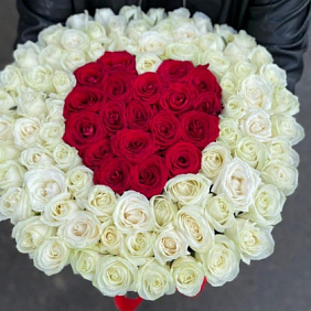 Сердечко цветов в коробке