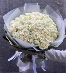 Букет из 45 белоснежных роз