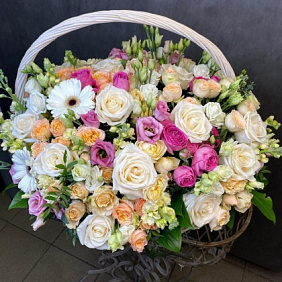 Корзина с цветами №323