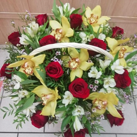 Корзина с цветами №464