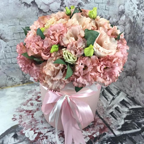 Коробочка с махровой эустомой