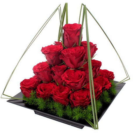 Композиция цветов Красная пирамида - Фото 1