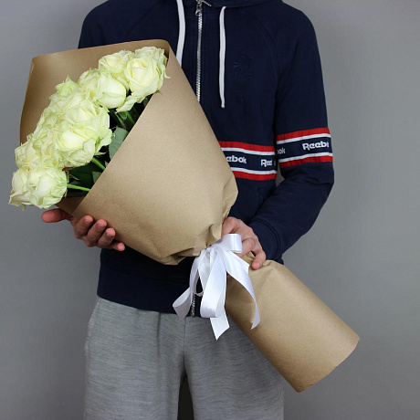 Букет Белые розы в крафте - Фото 1