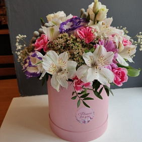 Цветы в коробке №944