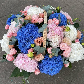 Корзина цветов сборная 88