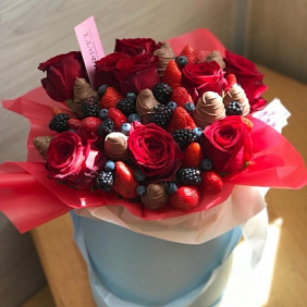 Коробочка «Люби меня»