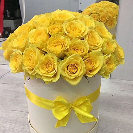 Коробка из 35 желтых роз вида Илиос - Фото 1