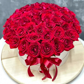 Розы в коробке №180