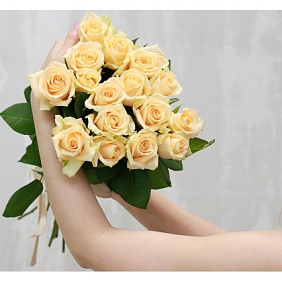 Букет 15 кремовых роз 50см.