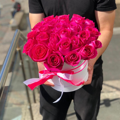 Ароматный букет из роз Pink Floyd (Эквадор) в коробке - Фото 1