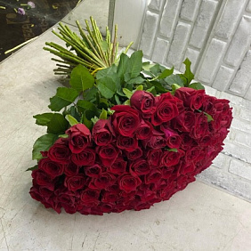 Букет из 101 красных роз