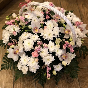 Большая корзина цветов " Для любимой жены "