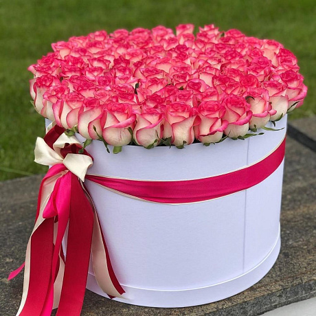 Цветы в коробке (Роза Джумилия - 101 шт) - Фото 1