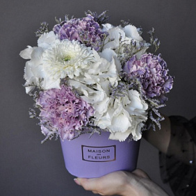 Букет цветов «Кассиопея» (Коллекция «Вселенная»)