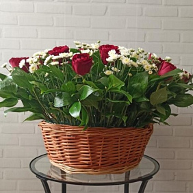 Большая корзина цветов "Яркая поляна"