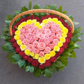 101 роза микс в корзине №164